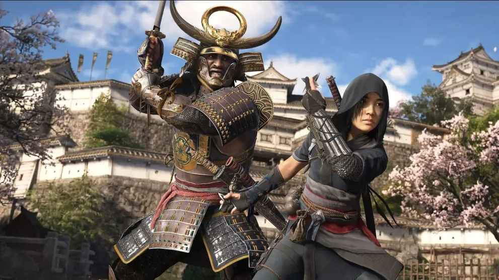 Yasuke and Naoe posing with their weapons in front of a building in Assassin's Creed Shadows